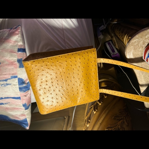 North/South shoulder bag Tan ostrich  Dooney & Bourne Embossed brown tan flap. - Picture 4 of 16